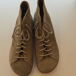 Birkenstock Mens Suede Lace-Up Chukka Ankle Boots - Taupe